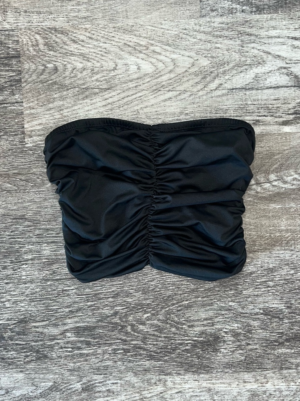 Live in the Moment Black Ruched Cropped Tube Top Women’s Size Medium